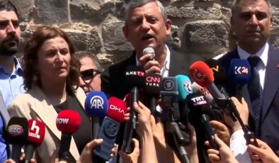 Özgür Özel Diyarbakır’da: Güne Selahattin Demirtaş’ın selamıyla başladık