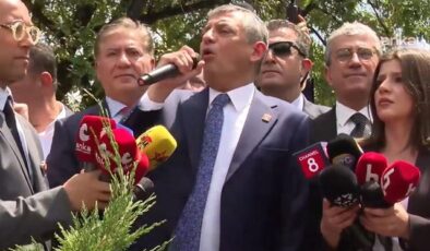 Özgür Özel’den TBMM önünde toplanan kalabalığı coşturan sözler