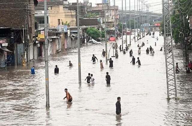 Pakistan’da şiddetli yağış nedeniyle 7 kişi hayatını kaybetti