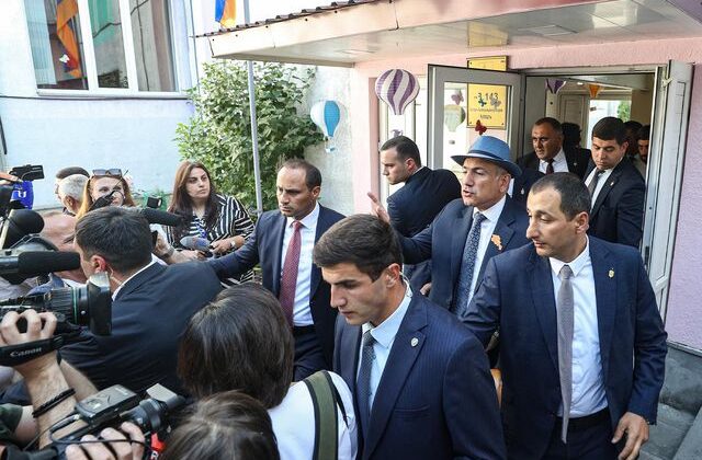 Ermenistan Başbakanı Paşinyan oyunu kullandıktan sonra Türkiye’ye mesaj verdi