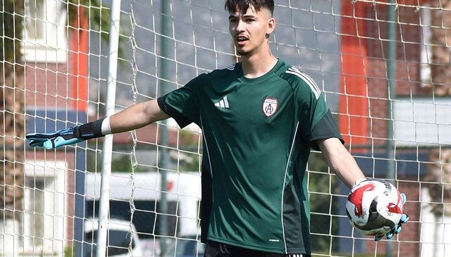 Penaltı canavarı kaleci, 750 bin Euro karşılığında Süper Lig ekibine transfer oldu