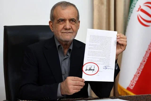 Pezeşkiyan’ın fotoğrafında dikkat çeken detay! Belgede Trump’ın imzası da yer aldı