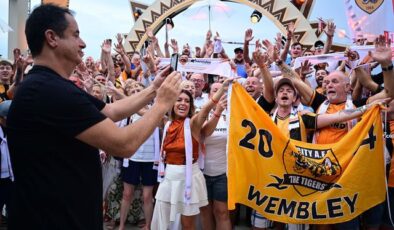 Premier Lig’e yükselen Acun Ilıcalı’nın Hull City’si ilk bombayı patlatıyor