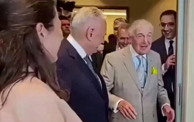 Rahmi Koç “Kürt kadın” fıkrasından dolayı özür diledi