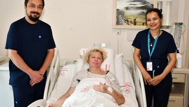 Alanya’da karnından 12 kilogramlık kitle çıkarılan Rus hasta sağlığına kavuştu
