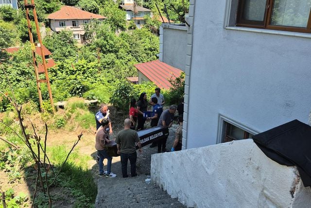 Zonguldak’ta sağlık çalışanı, evinde ölü bulundu