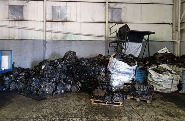 Yurt dışına sevk edilmesi gereken araç ve motor parçaları bir depoda ele geçirildi