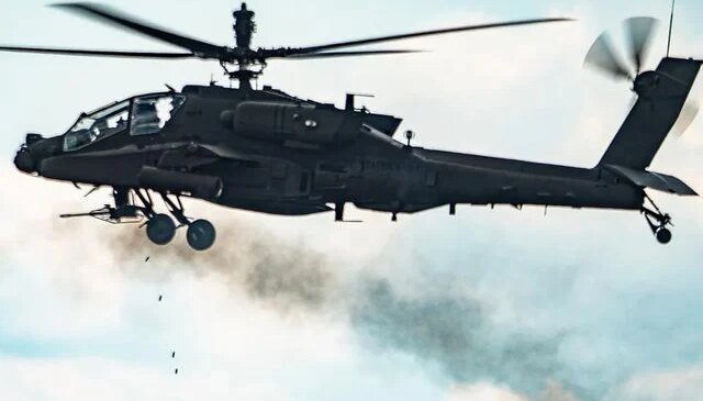 Savaşta bir ilk! ABD ordusuna ait helikopter Hürmüz Boğazı’nda düştü
