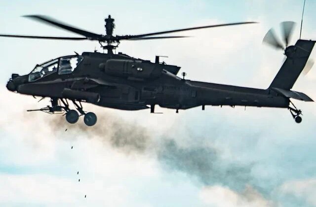 Savaşta bir ilk! ABD ordusuna ait helikopter Hürmüz Boğazı’nda düştü