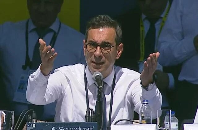 Şekip Mosturoğlu: Genel kurula mı geldiniz, yoksa maça mı?