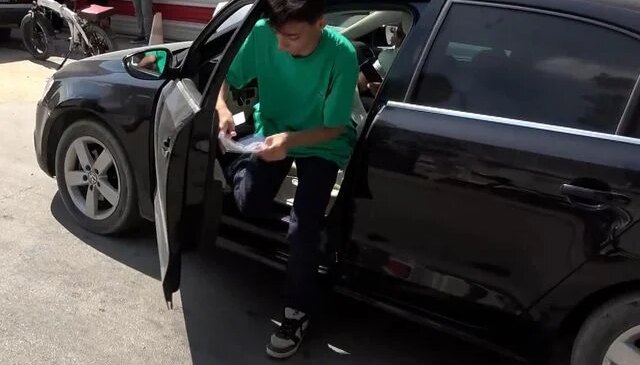 Sınava 1 dakika kala yetişti, ama unuttuğu bir şey vardı