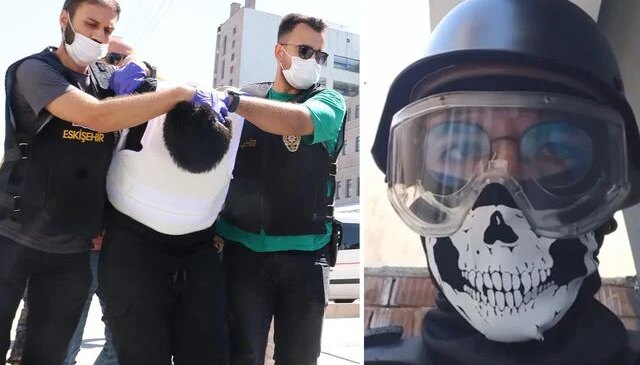 Canlı yayın açıp 5 kişiyi bıçaklayan ve 75 yıl hapis cezasına çarptırılan Arda Küçükyetim, cezaevinde intihar etti