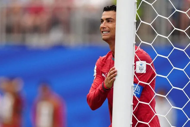 Söyledikleri çok acımasız! Thierry Henry, Cristiano Ronaldo’yu topa tuttu