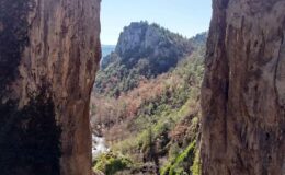 Tarihi kalıntıların da bulunduğu iki köy arasında kalan kanyon, keşfedilmeyi bekliyor