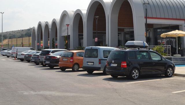 Uzun yola çıkacak sürücüler dikkat: Mola yerlerinde jant ve disklere su tutmak başınıza dert açabilir