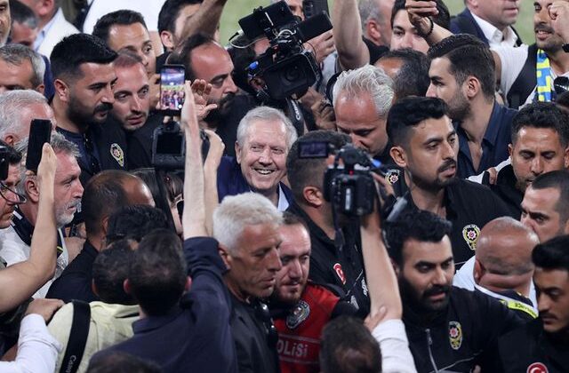 Teklifi kabul ettiler! Aziz Yıldırım iki efsaneyi geri getiriyor
