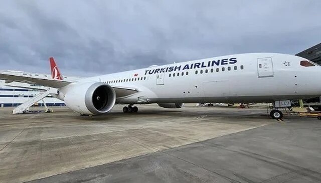 THY uçağında korku dolu anlar: Antalya’da radar direğine çarptı