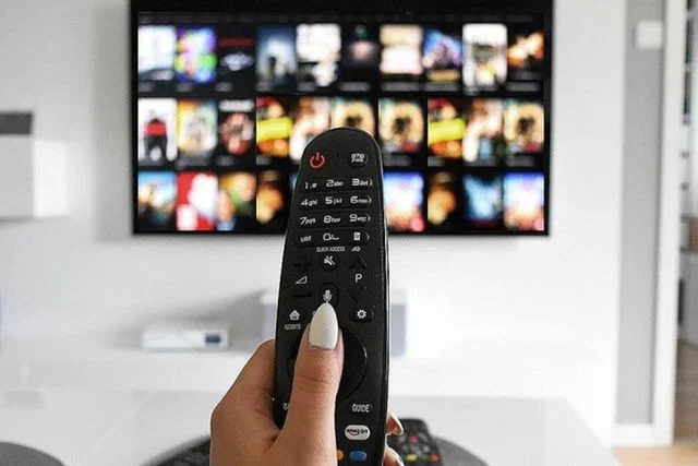 TÜİK verileri: Evliler mi bekarlar mı daha çok televizyon izliyor?