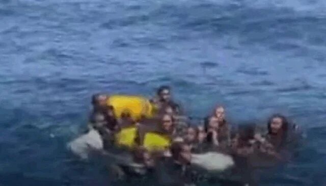 Batmak üzere olan bottaki 48 kişiyi Türkler kurtardı