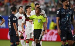 Türkiye-Paraguay maçının hakemi şaşırttı! Asıl mesleğini duyanlar inanamadı