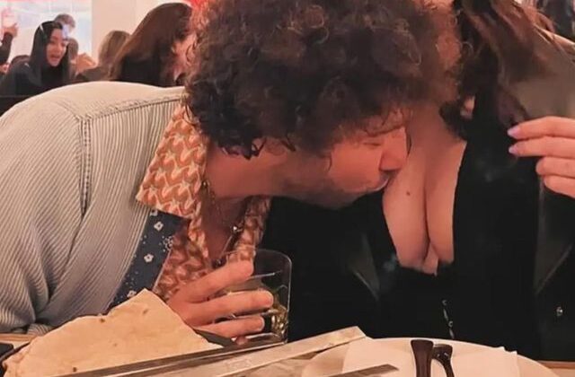 Ünlü çiftten çok konuşulacak restoran pozu