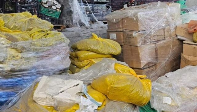 Uşak’ta son kullanma tarihi geçmiş 29 ton çikolata ele geçirildi