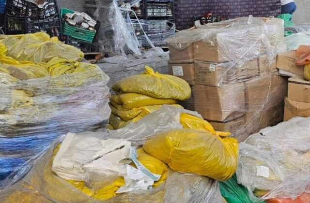 Uşak’ta son kullanma tarihi geçmiş 29 ton çikolata ele geçirildi