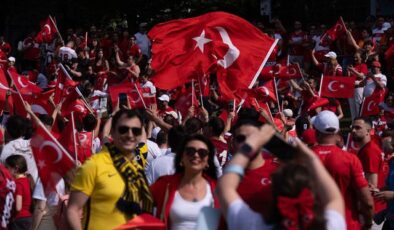 Vancouver’a Türk damgası! Sokaklar Türkiye sesleriyle inledi