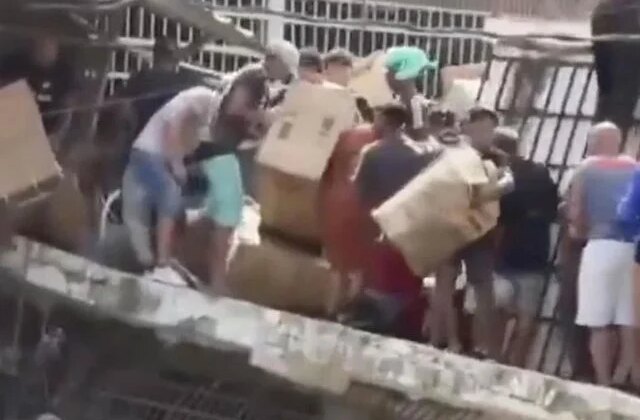 Venezuela’da depremler sonrası sokaklarda yağma başladı