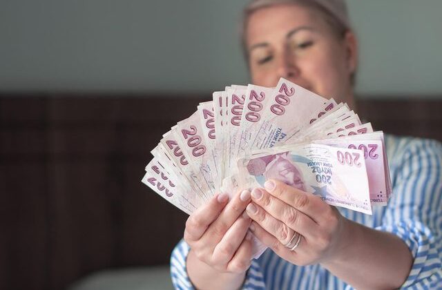 Yargıtay’dan milyonlara müjde! Emeklilikte dayatma bitti, yüksek maaş yolu açıldı