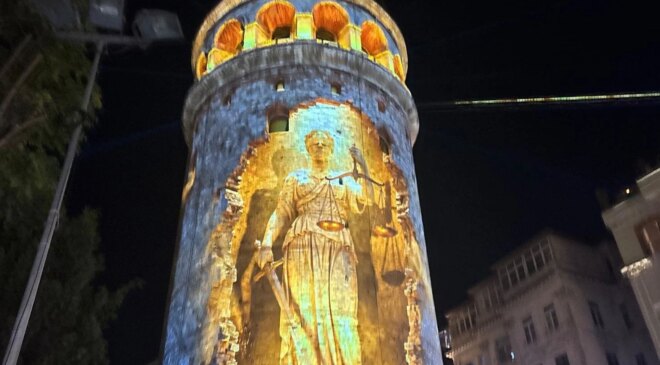 Galata Kulesi’nde 15 Temmuz mapping gösterisi