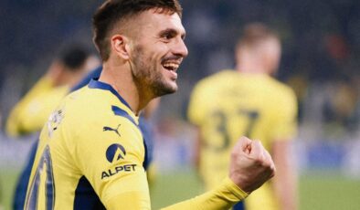 Dusan Tadic, Emre Mor ile takım arkadaşı oldu