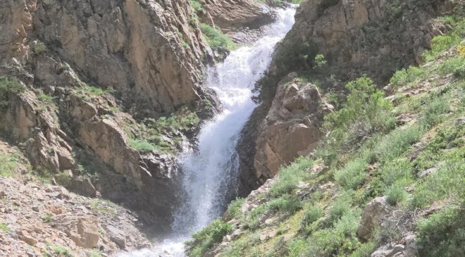 20 yıl sonra yeniden hayat buldu: Çatak’ta kuruyan su kaynağı akmaya başladı