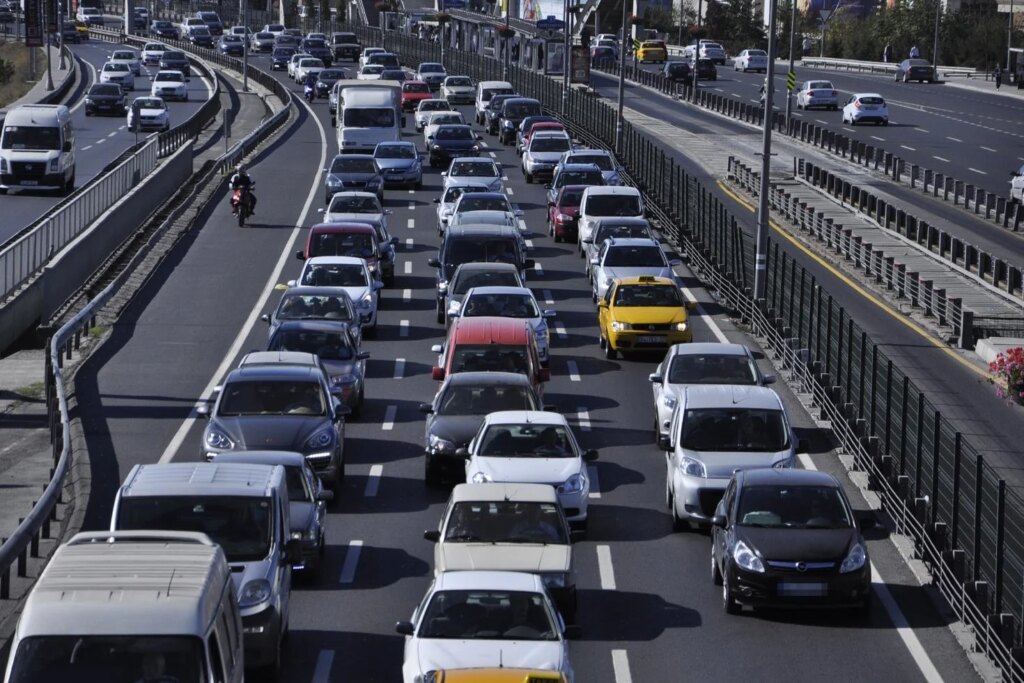 Zorunlu trafik sigortası primlerine yüzde 4 zam, bazı araçlarda 394 bin liraya yükseldi