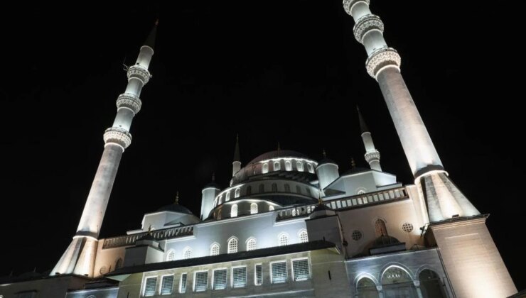 15 Temmuz’un 10. yılında ülke genelindeki tüm camilerde eş zamanlı olarak sela okundu