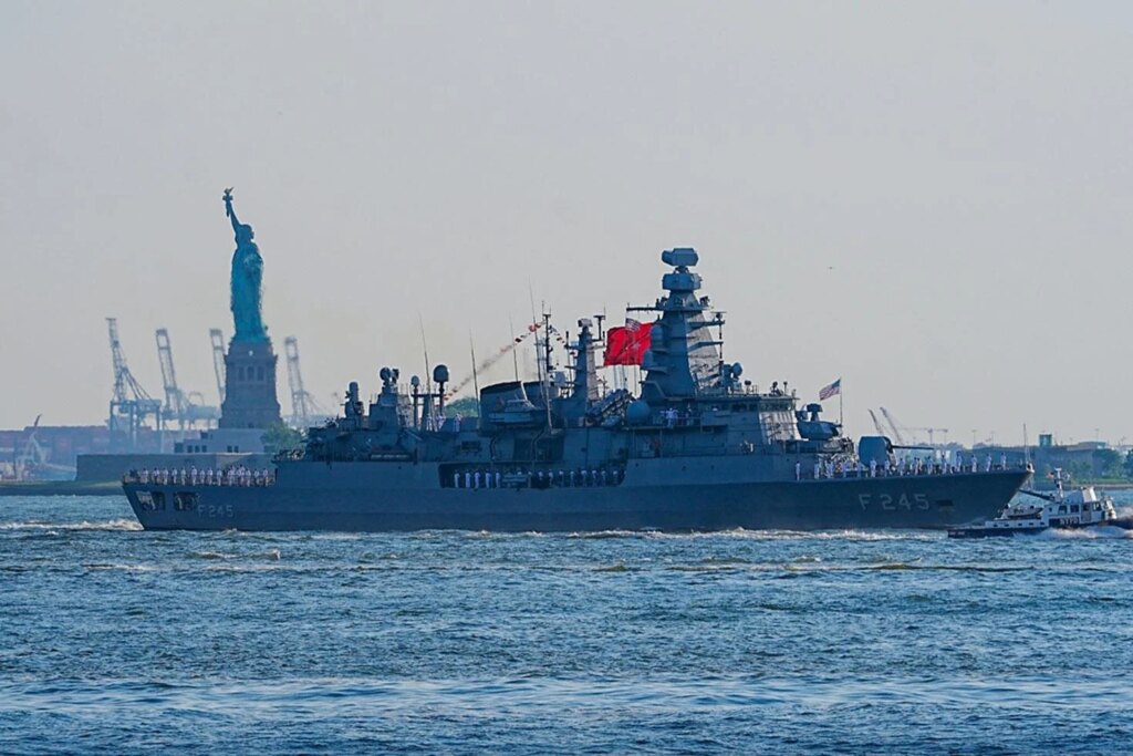 New York'ta ABD Kuruluş Yıldönümü Kutlamalarında Türk Bayrağı