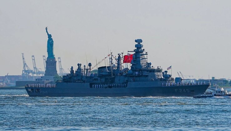 ABD’nin 250. kuruluş yılı töreninde dikkat çeken manzara: New York’ta Türk bayrağı dalgalandı