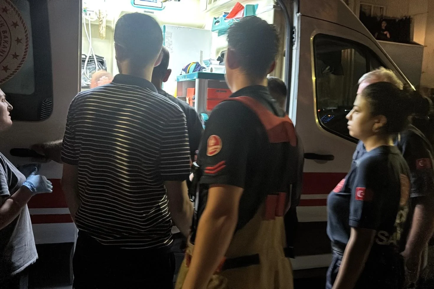 aile tartismasi catiya cikardi polisin o mudahalesi hayat kurtardi 20065971 45
