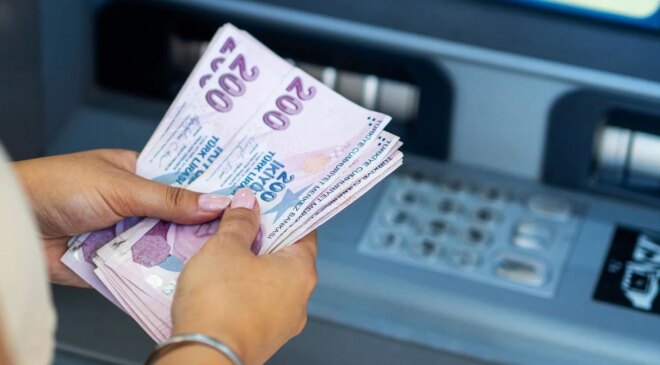 ATM’de bunu gören işlem yapmadan uzaklaşsın