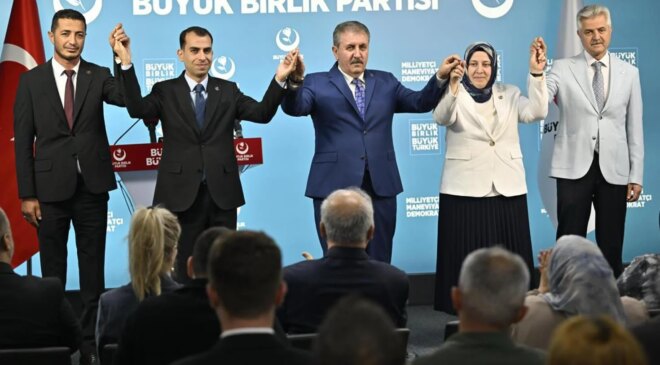 Anahtar Parti’de istifa depremi! Üst düzey kurmaylar Büyük Birlik Partisi’ne geçti