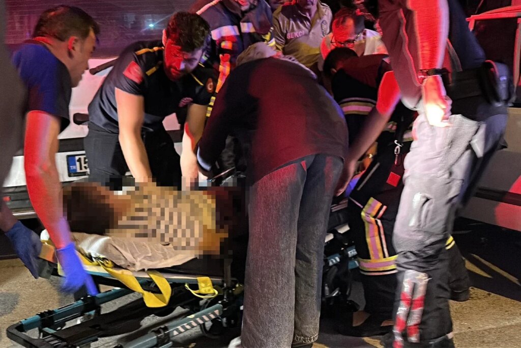 Burdur'da genç araçta ölü bulundu