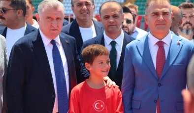 Bakan Bak’tan stadyum müjdesi: Yeni sezona yetişecek