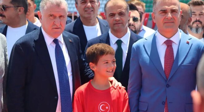 Bakan Bak’tan stadyum müjdesi: Yeni sezona yetişecek