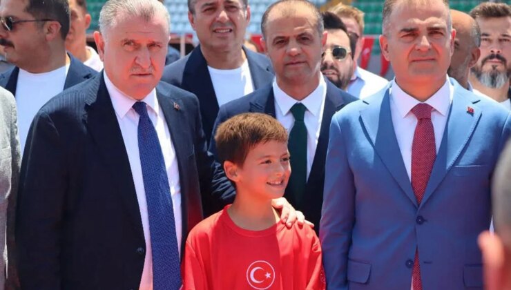 Bakan Bak’tan stadyum müjdesi: Yeni sezona yetişecek