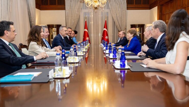Dışişleri Bakanı Fidan, Ankara’da ABD’li senatörleri kabul etti