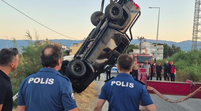 Balıkesir’de kamyonet dereye uçtu; 2 ölü, 1 yaralı