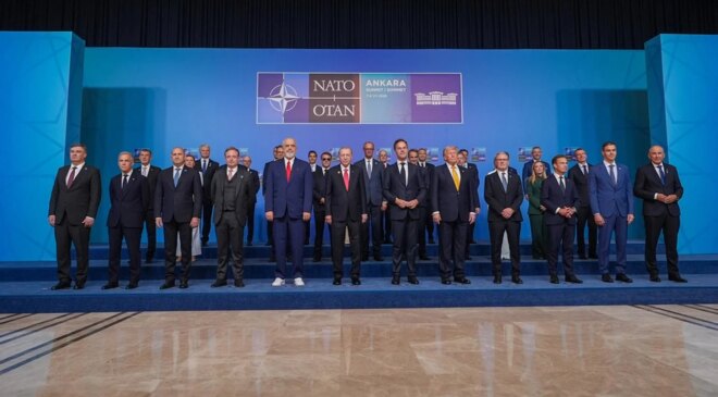 NATO Zirvesi’nde liderlerden aile fotoğrafı