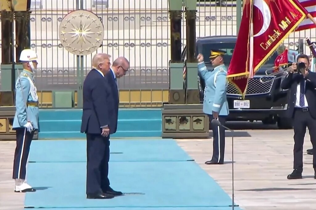 Erdoğan Trump'ı Beştepe'de resmi törenle karşıladı
