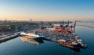 Binlerce sıfır otomobil Türkiye’ye geldi: Haydarpaşa Limanı’nda bekliyorlar