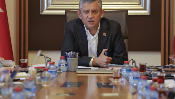 Bir ilk yaşanıyor! İşte Özgür Özel’in masasındaki anket sonuçları